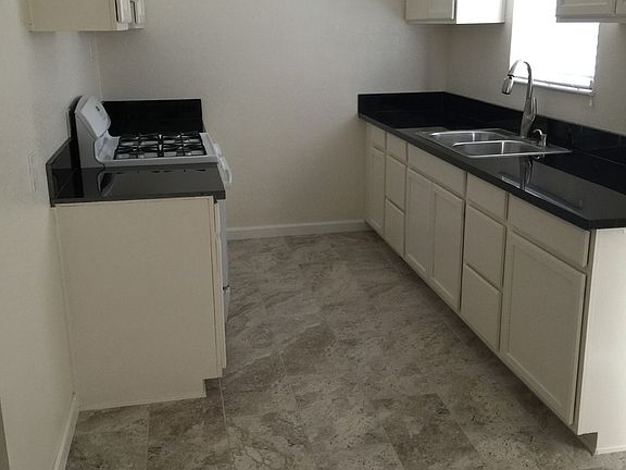3rd image of 2510 Ferndale Ave