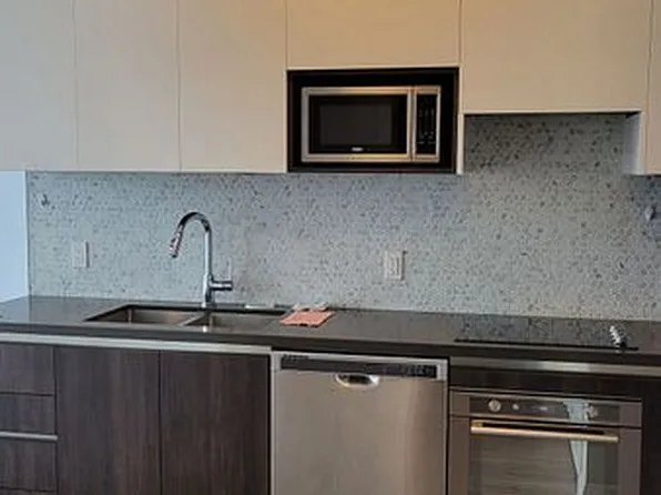 15 Water Walk Dr #2601, Markham, ON L6G 0G2