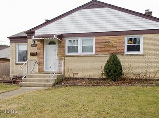 8040 N Ozanam Ave, Niles, IL 60714