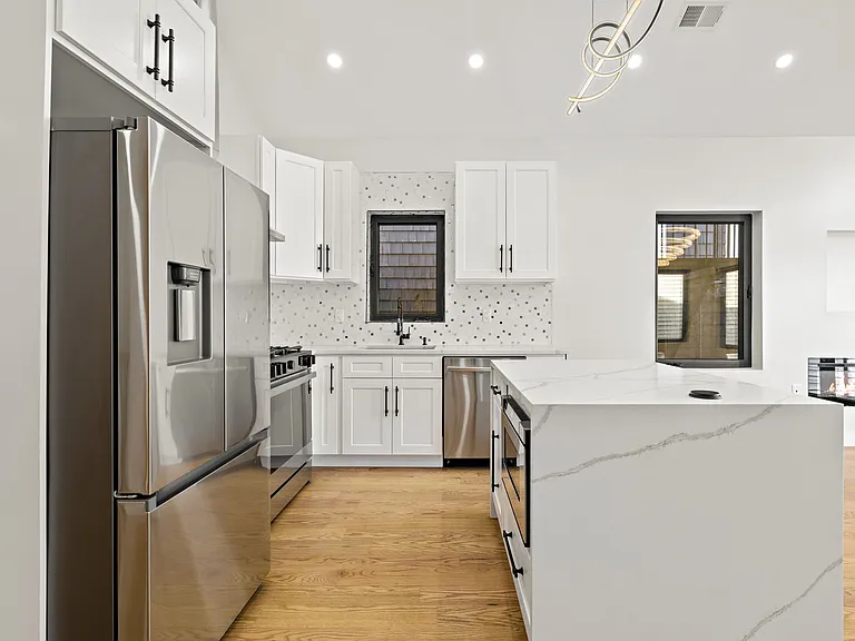 482 Kennedy Blvd #2 — Photo 4
