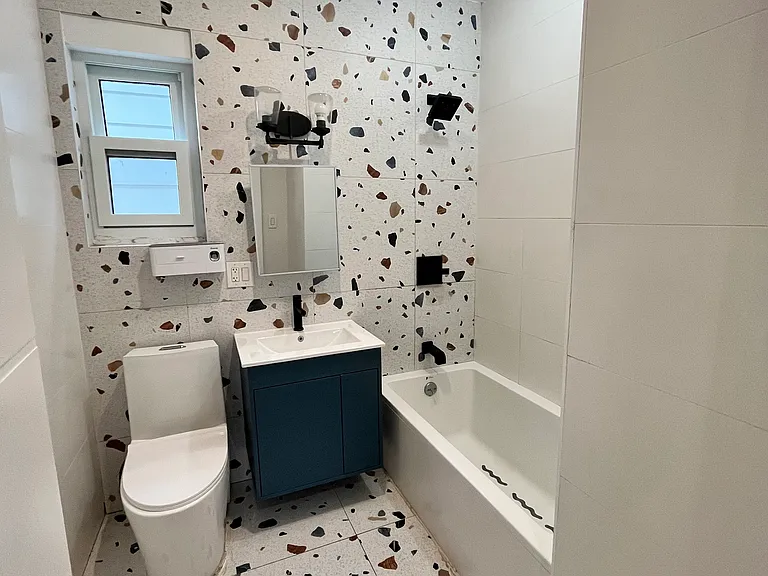 28 E 47th St #2 — Photo 7