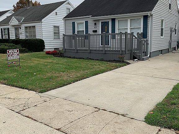 3rd image of 821 Bishop Ave
