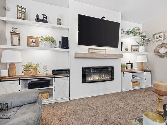 3rd image of 10920 Destino Ct