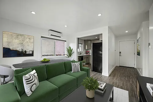 1101 N Flower St #1 Photo 1