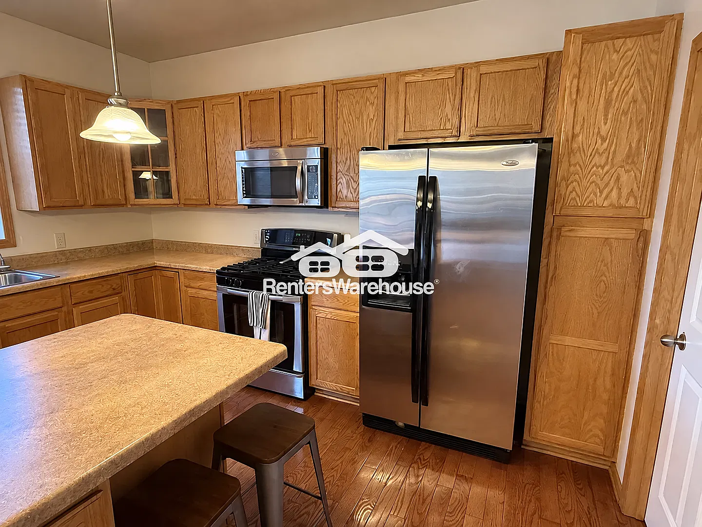 Available November 9th 4 Bedroom 3 Bath Single Family Home in Shakopee 6 Month Lease — Photo 3