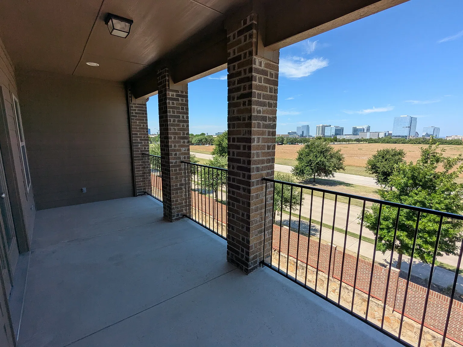 4237 Shavano Dr — Photo 4