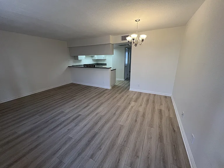 1055 E Spazier Ave #J — Photo 6