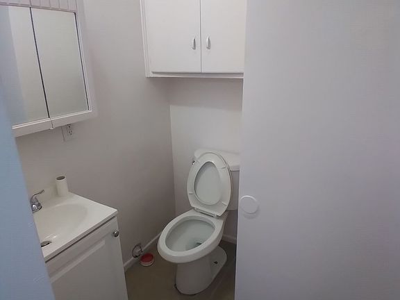 5th image of 45018 Redwood Ave