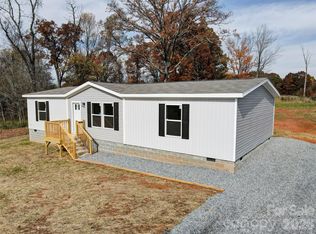 516 Lake Mullis Rd, Harmony, NC 28634