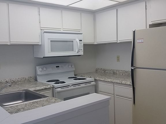 5th image of 714 Executive Center Dr APT 19