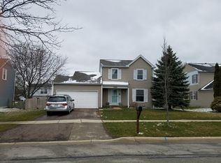 1266 Woodlake Dr, Carol Stream, IL