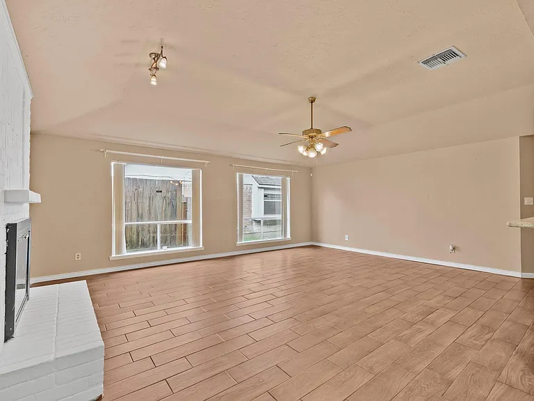 16719 Sky Blue Ln — Photo 6
