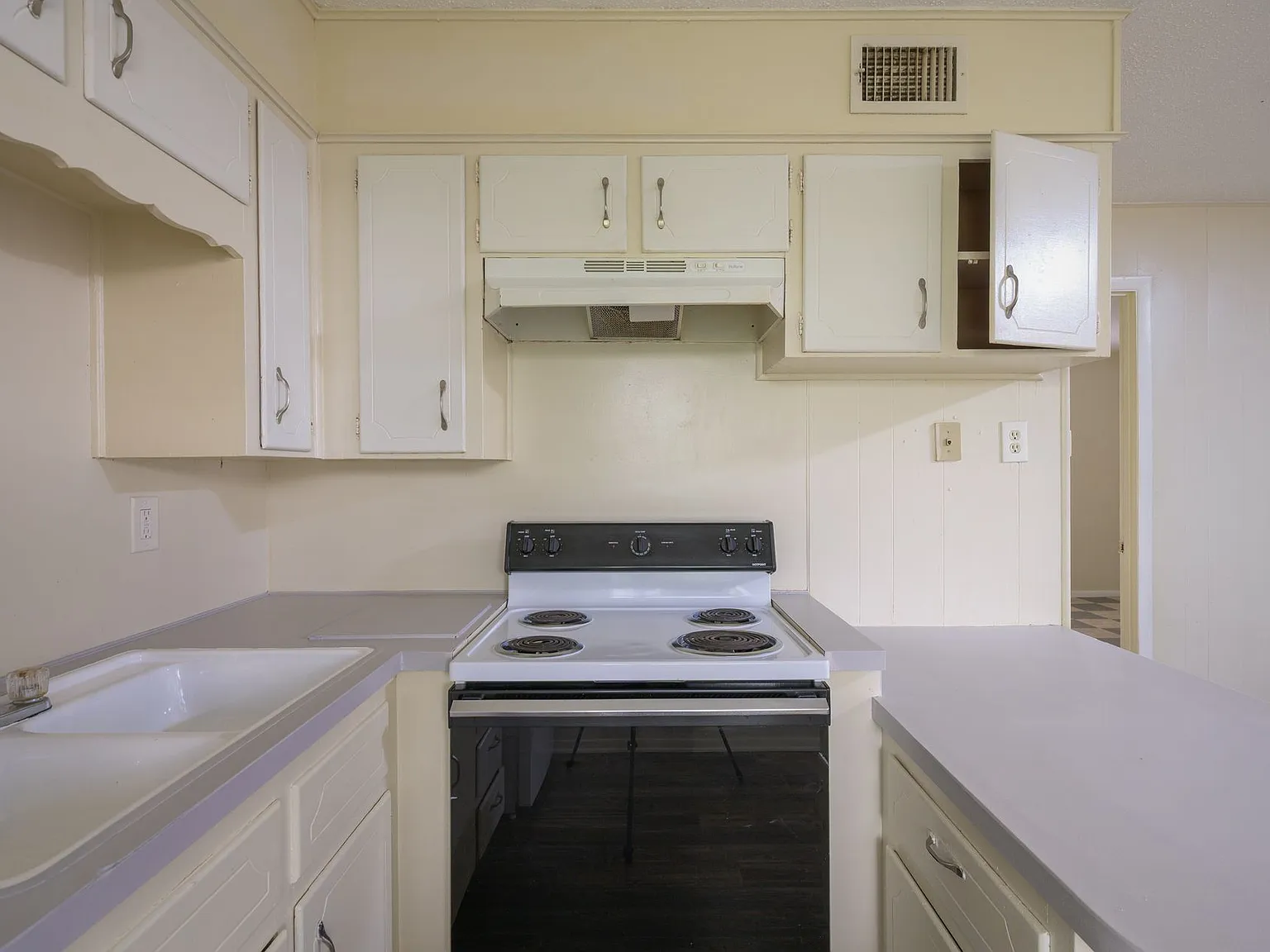 B&I Apartments — Photo 3