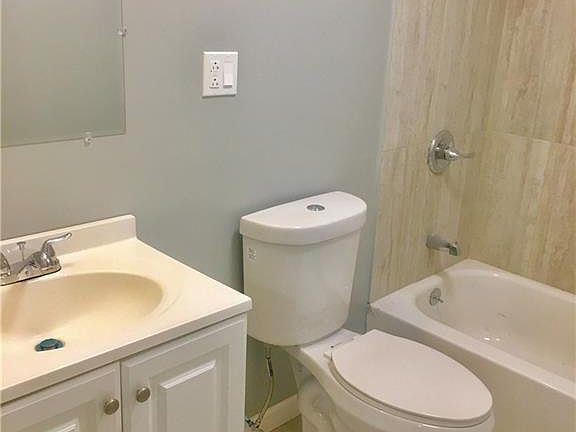 2nd image of 108 North St #201