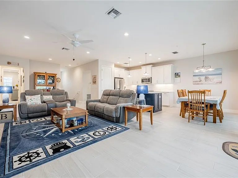2555 Seychelles Dr #406 — Photo 11