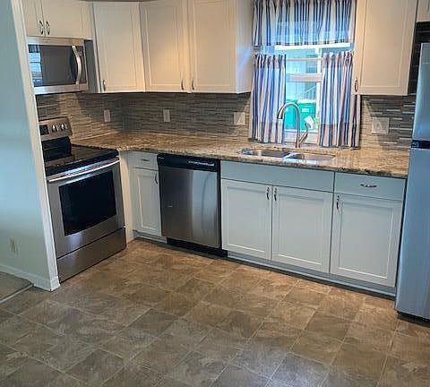 5th image of 570 Marnie Cir