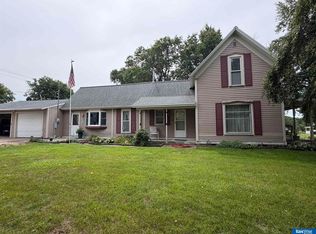 818 15th St, Aurora, NE 68818