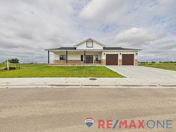 3rd image of 2115 Idlewild Way