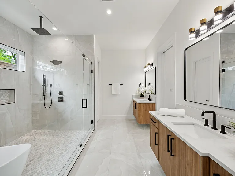3815 Hawick Ln — Photo 10