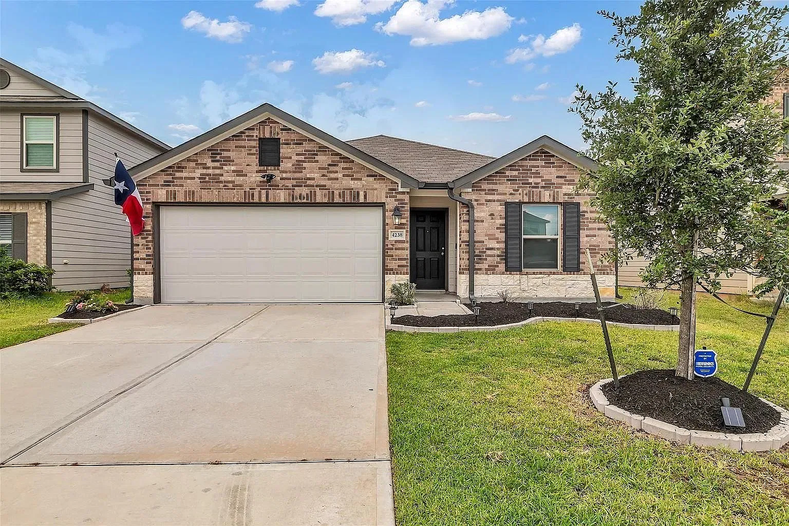 3 bed, 2.5 bath, 1980 sqft, $2,175 — Photo 1