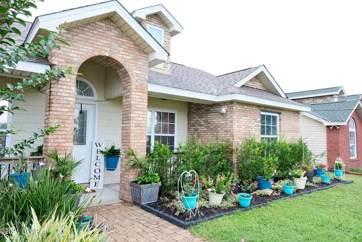 5619 Pinetree Rd — Photo 3