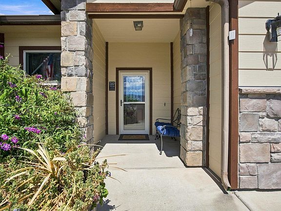4th image of 1421 Bobcat Way