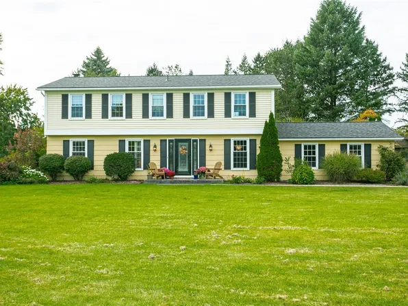 137 Yorktown Dr, Webster, NY 14580