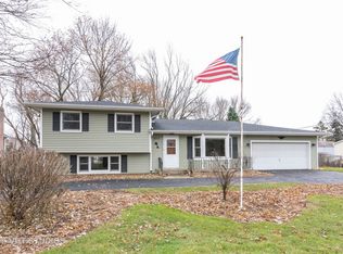 610 Madison St, Dundee, IL 60118