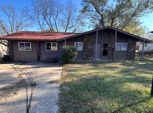 708 8th St, Barling, AR 72923