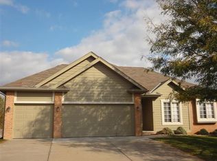 119 S Fall Creek Rd, Papillion, NE 68133