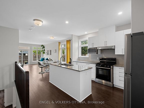 4th image of 538 Silverbell Cres