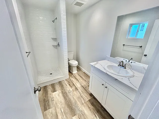 564 Florence St #6 — Photo 10