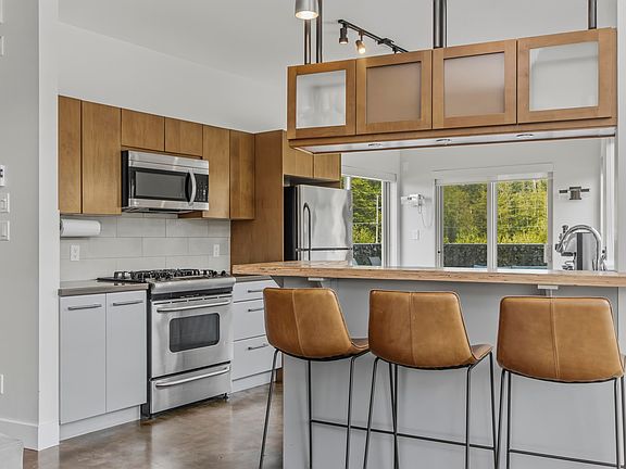 5th image of 40775 Tantalus Rd #2