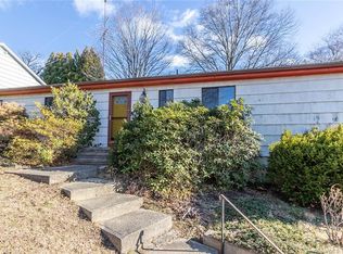 2182 Stratfield Rd, Fairfield, CT 06825