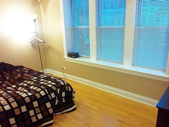 5th image of 3749 W Byron St #1