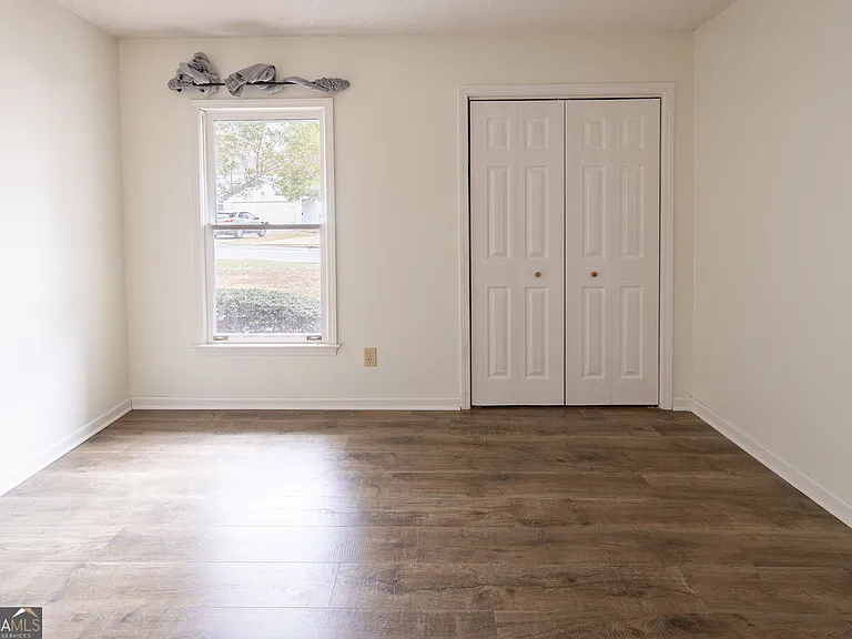 112 Glendale Dr — Photo 7