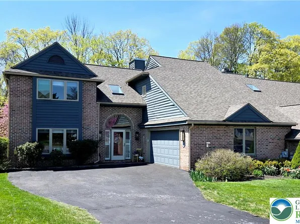 2872 Sheffield Dr, Emmaus, PA 18049