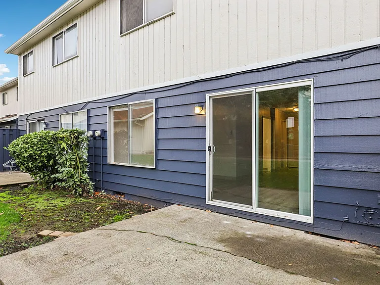 PARK PLACE APARTMENTS - YOUR HOME IS HERE! - UP TO 6 WEEKS FREE! — Photo 9