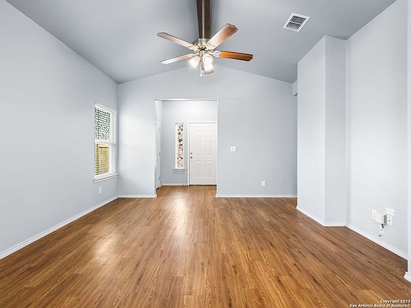 5th image of 526 ERLINE AVE