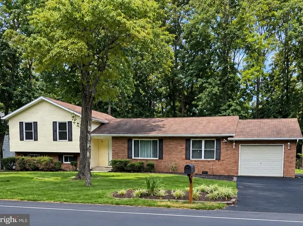 12362 Algonquin Trl, Lusby, MD 20657