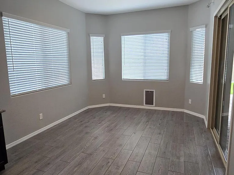 18351 W Mercer Ln — Photo 28