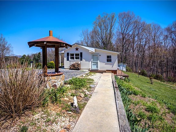 4th image of 2081 Bakers Ridge Road