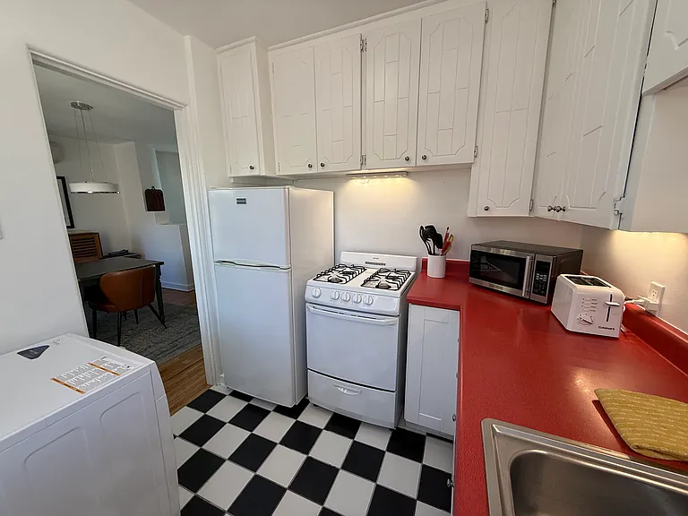 114 W Booth St — Photo 15