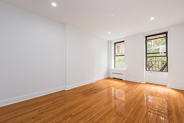 1st image of 215 W 16th St #3FE