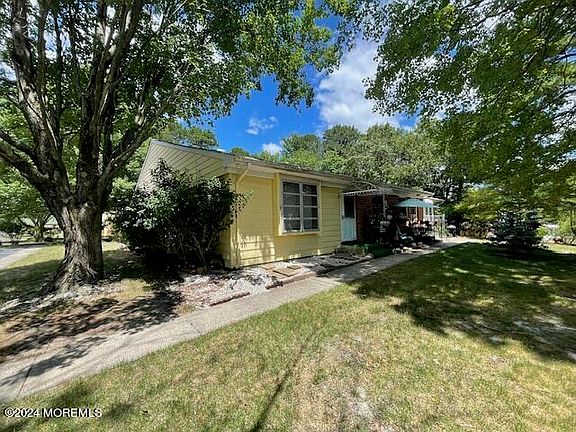 2nd image of 51 Yorktowne Parkway #B