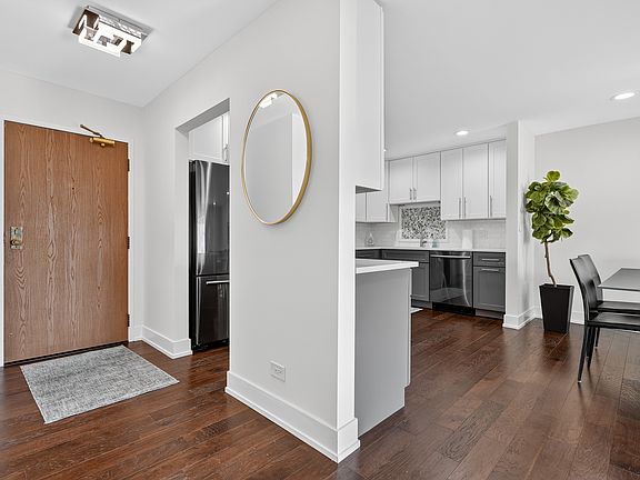 2nd image of 711 S River Rd APT 617