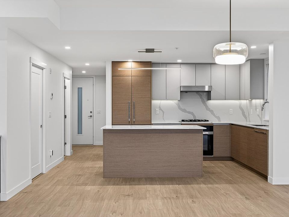 1st image of 10333 River Dr #20