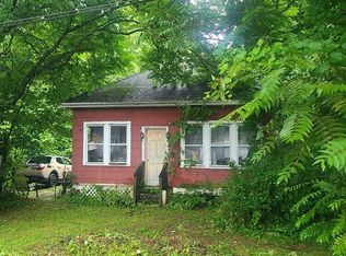 8 White St, Wilbraham, MA 01095