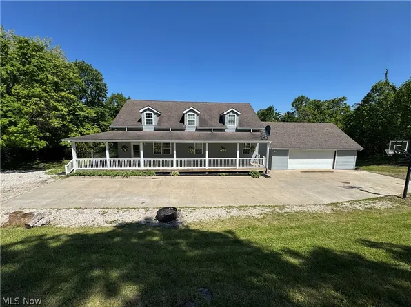 445 Calder Ridge Rd, Belpre, OH 45714