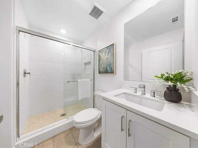 1221 Windmill Ln — Photo 8